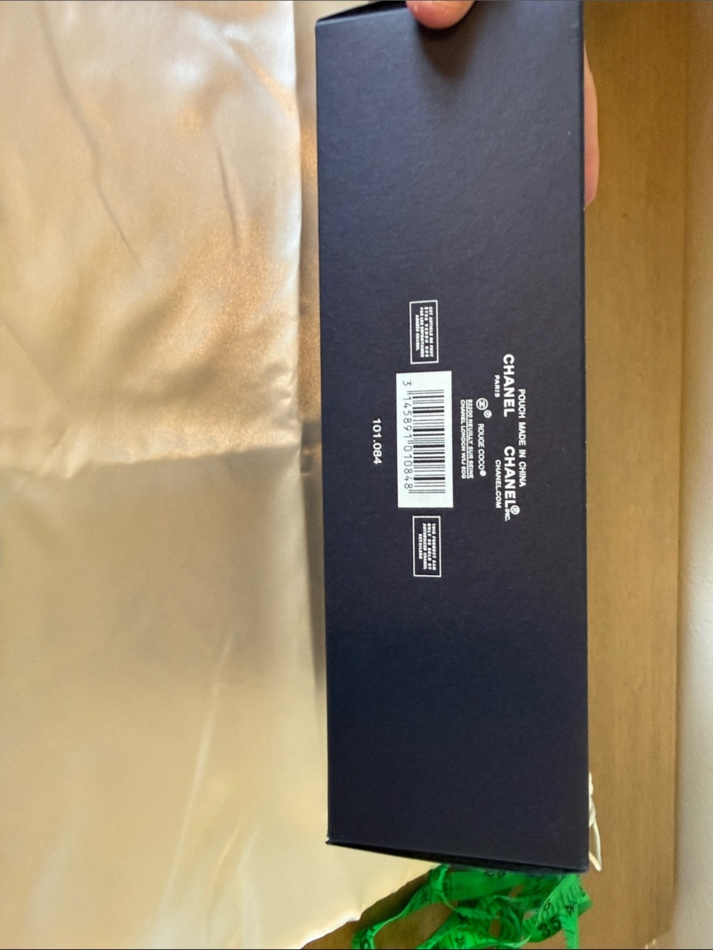 Chanel Beauté Black Tweed Cosmetic Pouch - Holiday Edition with Box - Picture 4 of 6